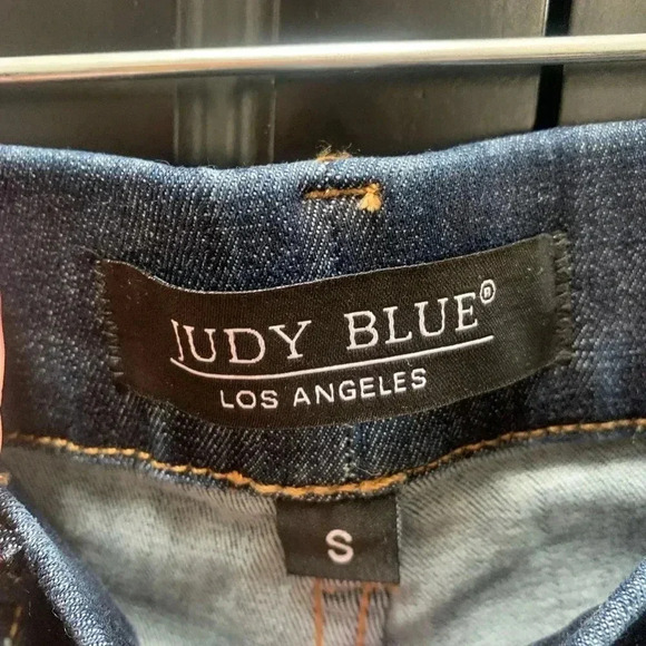 Judy Blue Pull on Denim Shorts size S - Picture 3 of 10